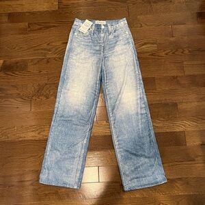 High-Rise Wide Leg Jeans in Light Blue Wash - Women's